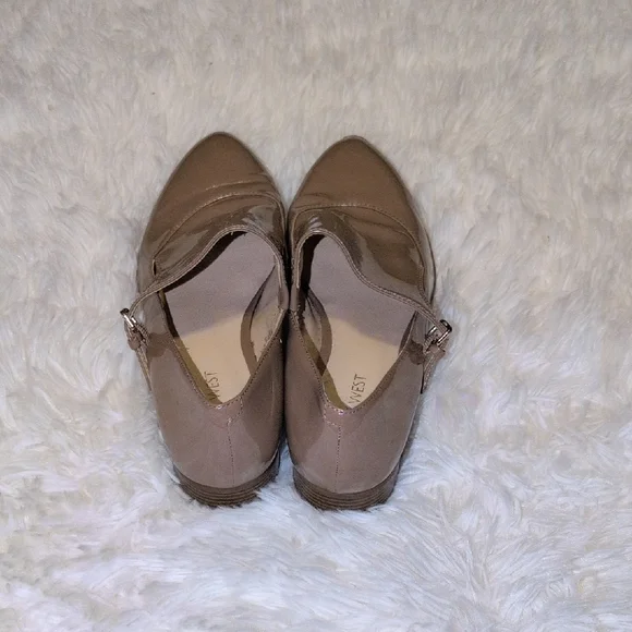 NINE WEST Chic Taupe Women's Loafers Size 8 Stretch Buckle 1" Pump Heel - Picture 7 of 7